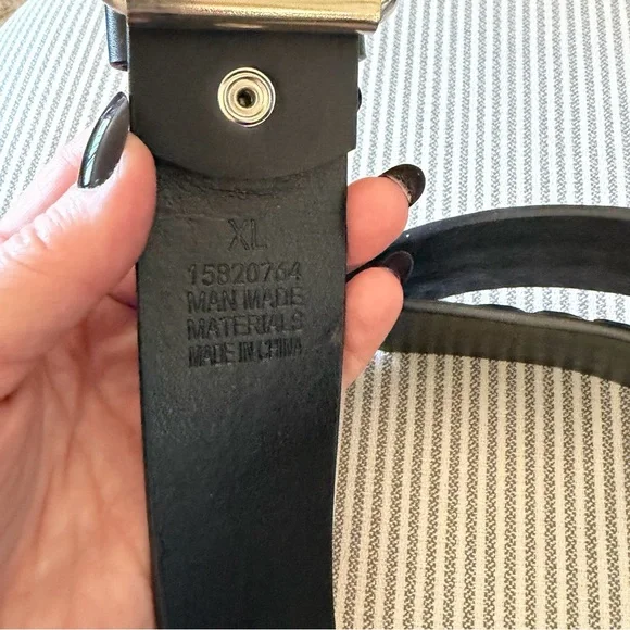 Hot Topic Three Row Black Studded Belt with Silver Pyramid Hardware - Picture 5 of 6